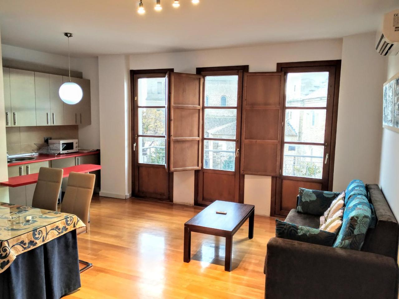 Apartamentos Sol Hospital Santiago أوبيذا المظهر الخارجي الصورة